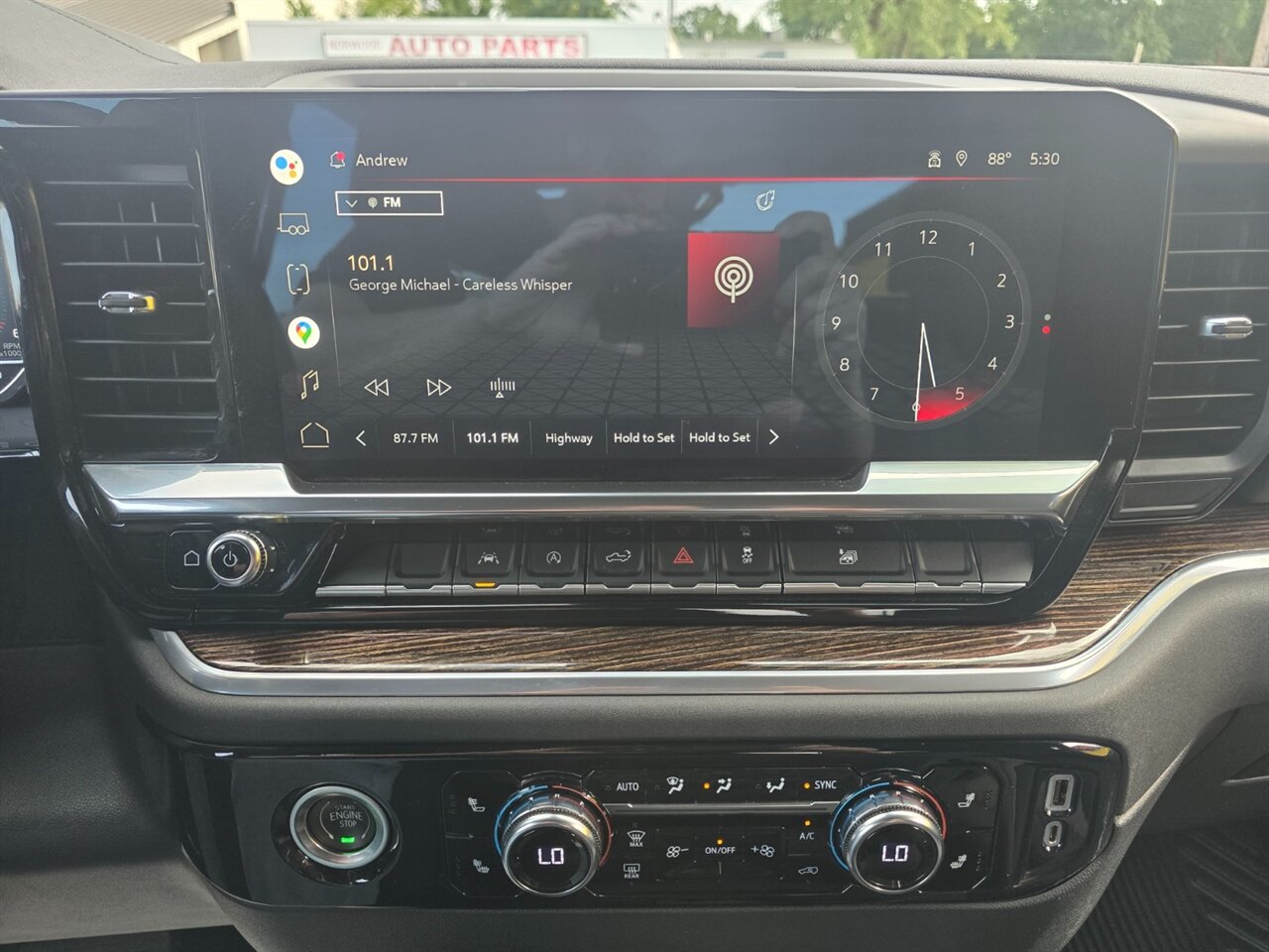 2022 GMC Sierra 1500 SLE - Photo 7 - Red Bank, NJ 07701