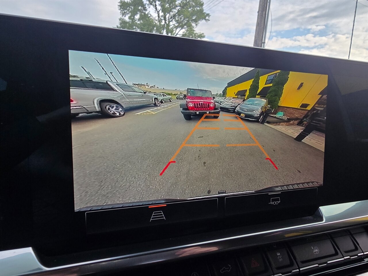 2022 GMC Sierra 1500 SLE - Photo 8 - Red Bank, NJ 07701