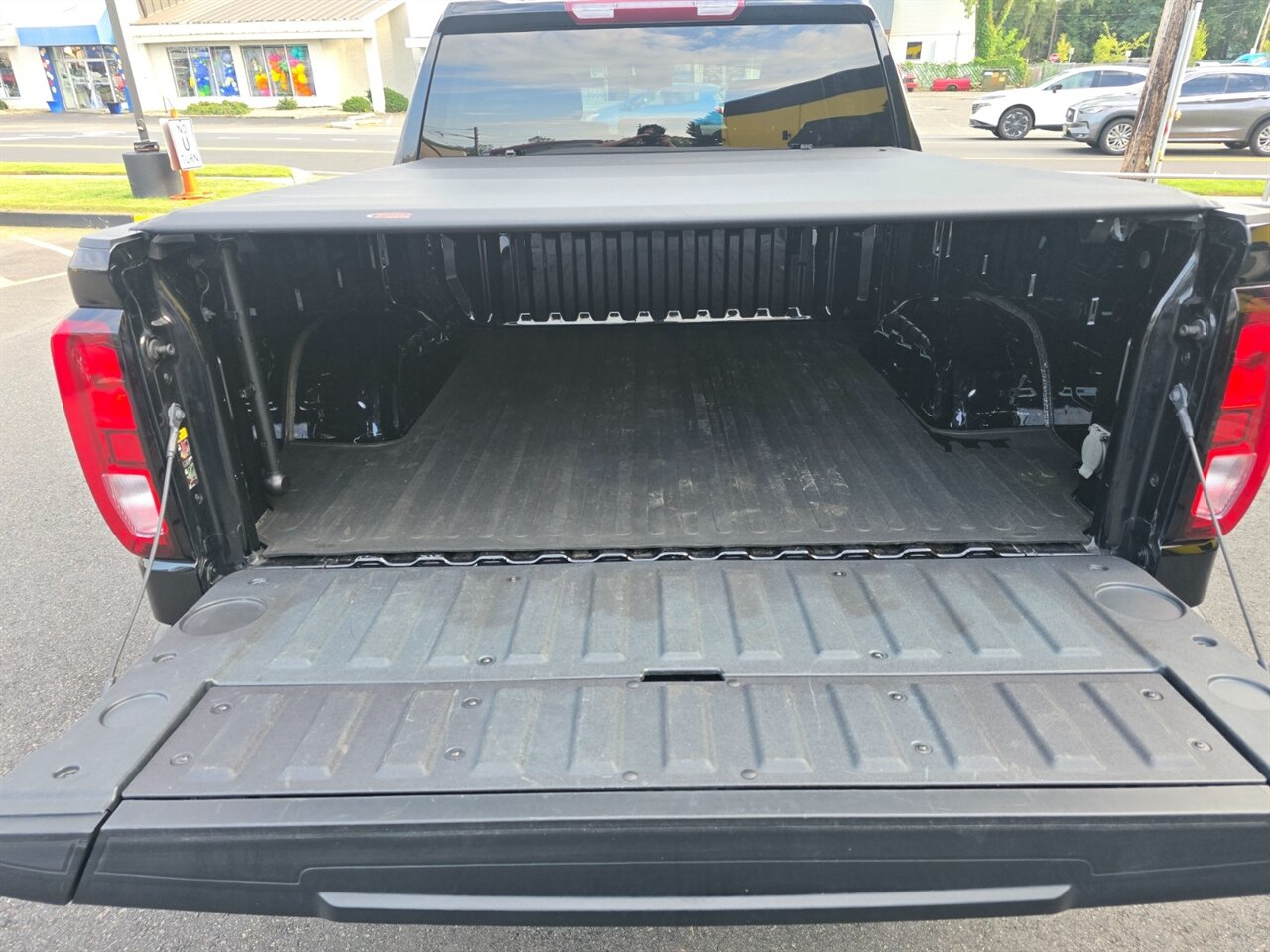 2022 GMC Sierra 1500 SLE - Photo 17 - Red Bank, NJ 07701