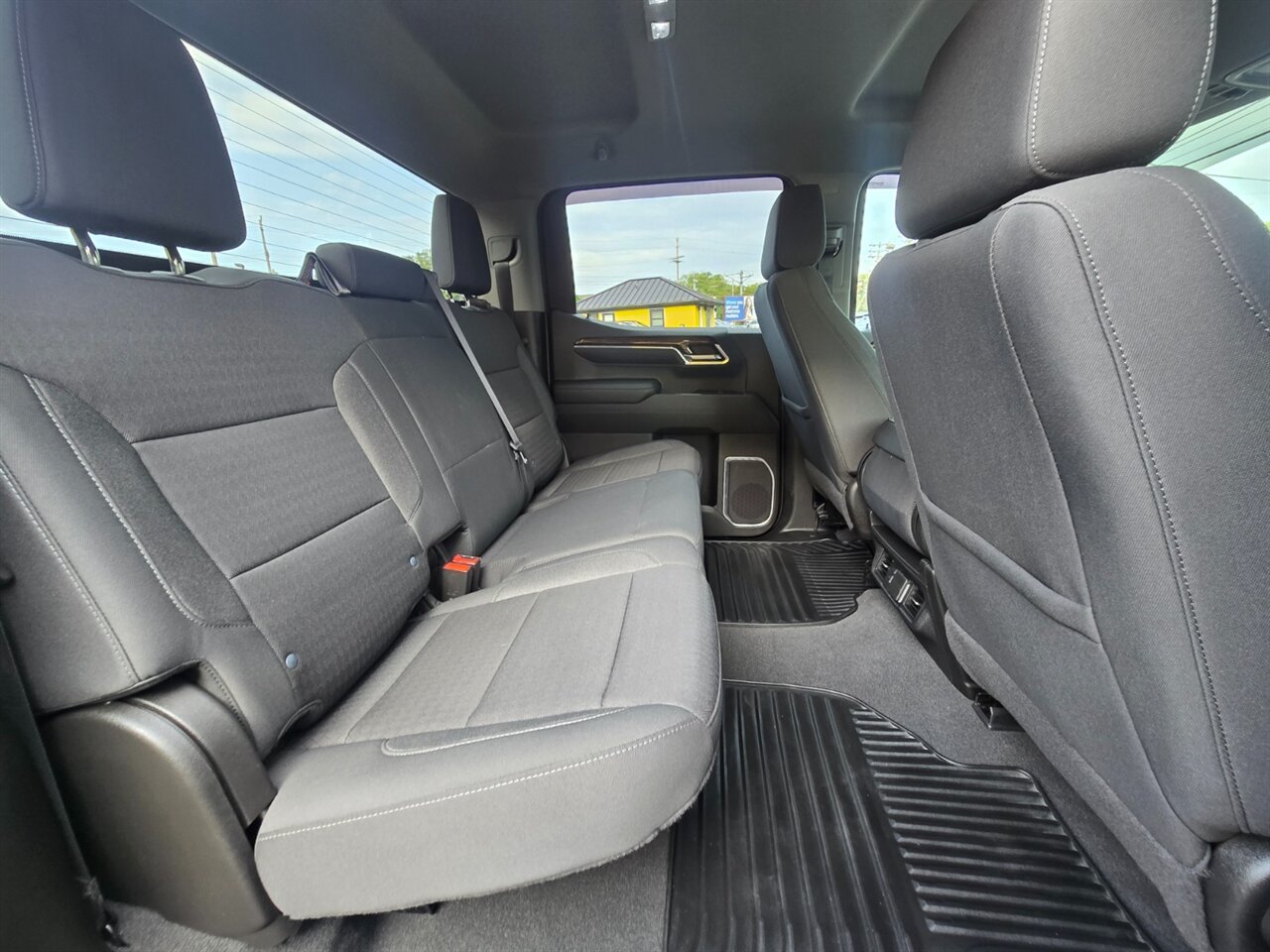 2022 GMC Sierra 1500 SLE - Photo 14 - Red Bank, NJ 07701