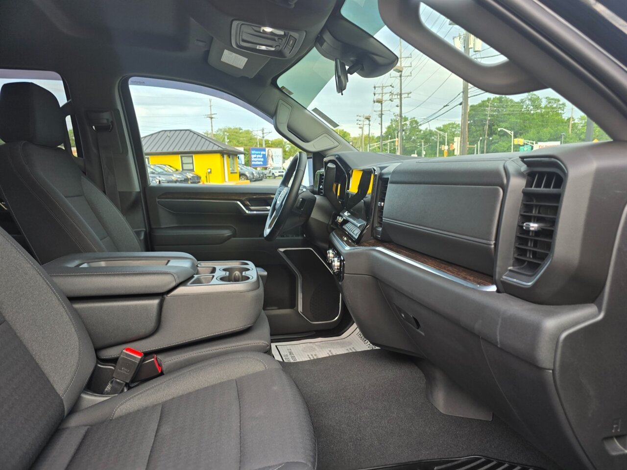 2022 GMC Sierra 1500 SLE - Photo 16 - Red Bank, NJ 07701