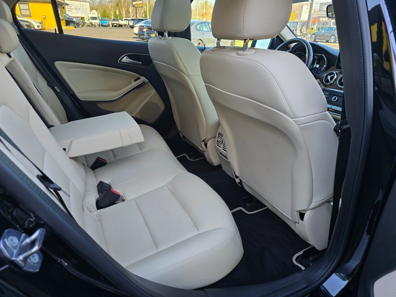 2018 Mercedes-Benz GLA 250 4MATIC - Photo 14 - Red Bank, NJ 07701