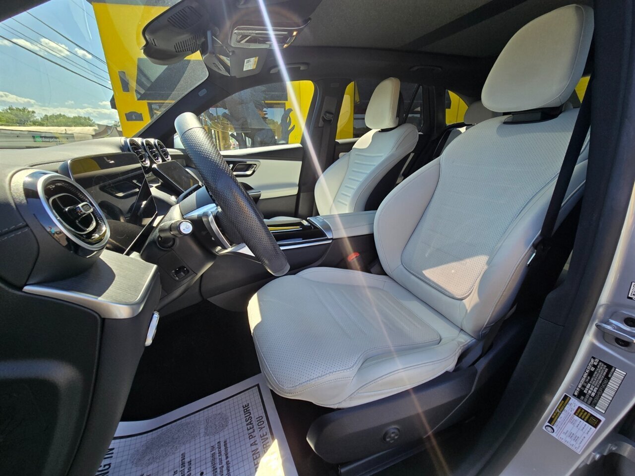 2023 Mercedes-Benz GLC 300 4MATIC - Photo 11 - Red Bank, NJ 07701