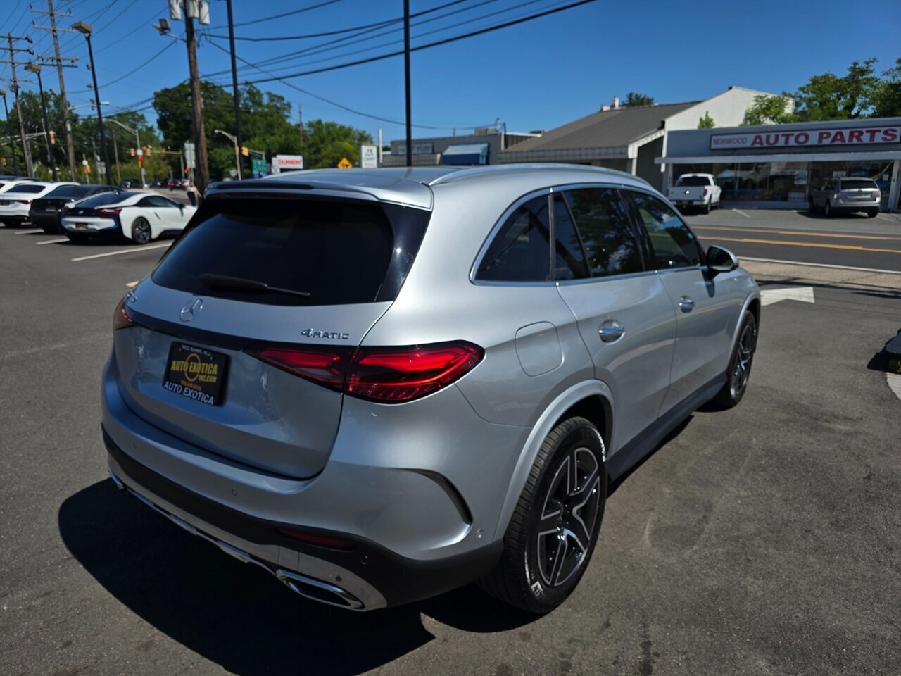 2023 Mercedes-Benz GLC 300 4MATIC - Photo 3 - Red Bank, NJ 07701