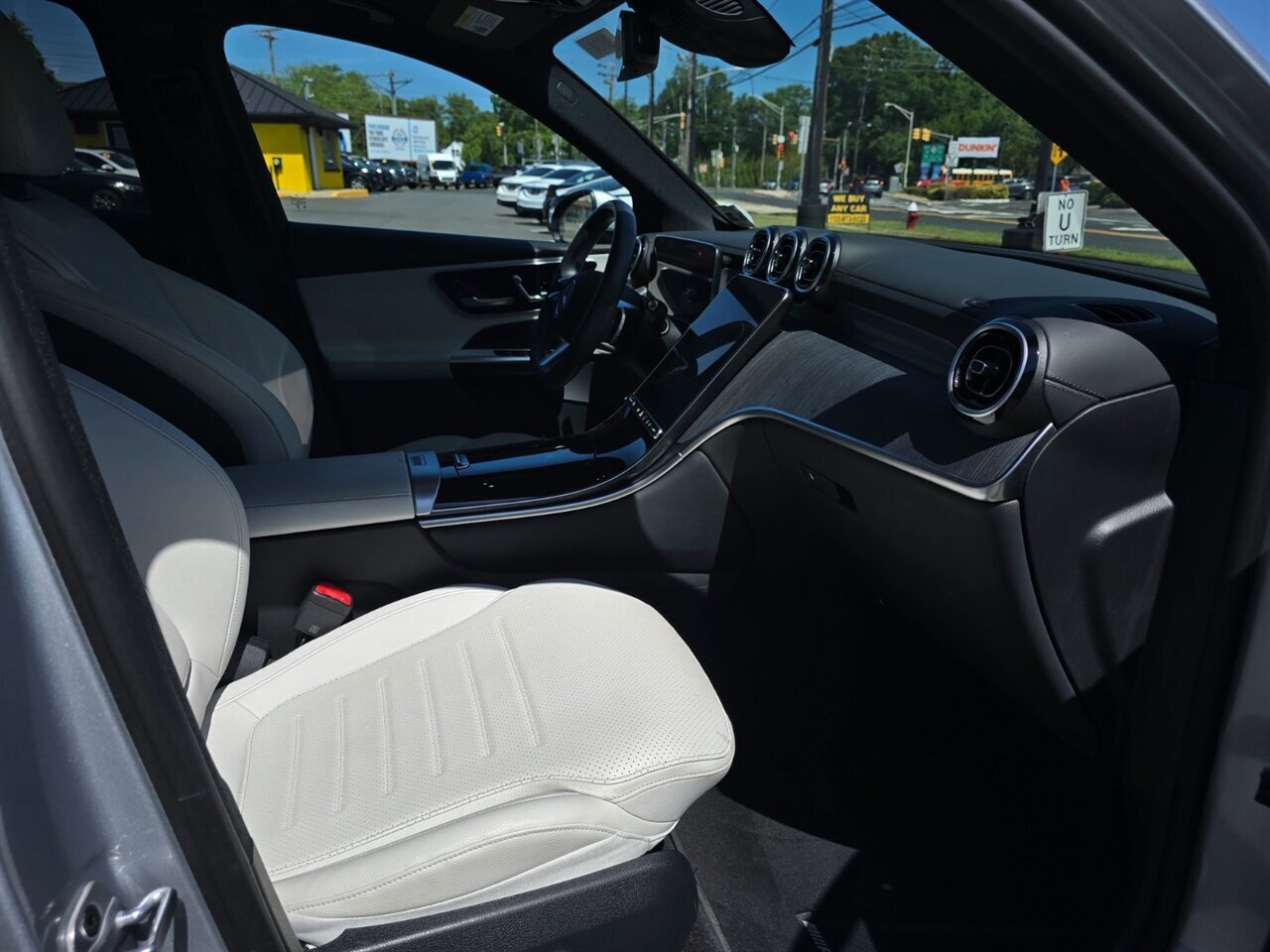 2023 Mercedes-Benz GLC 300 4MATIC - Photo 12 - Red Bank, NJ 07701