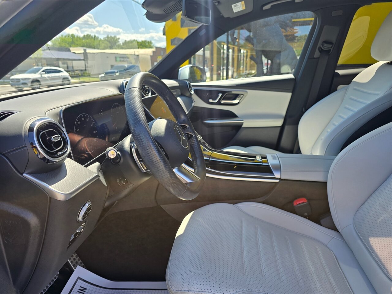 2023 Mercedes-Benz GLC 300 4MATIC - Photo 43 - Red Bank, NJ 07701