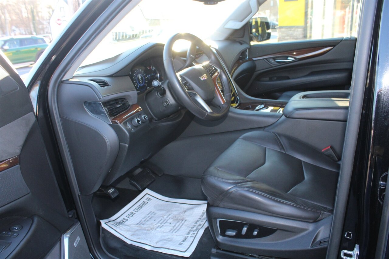 2019 Cadillac Escalade ESV Standard - Photo 12 - Red Bank, NJ 07701