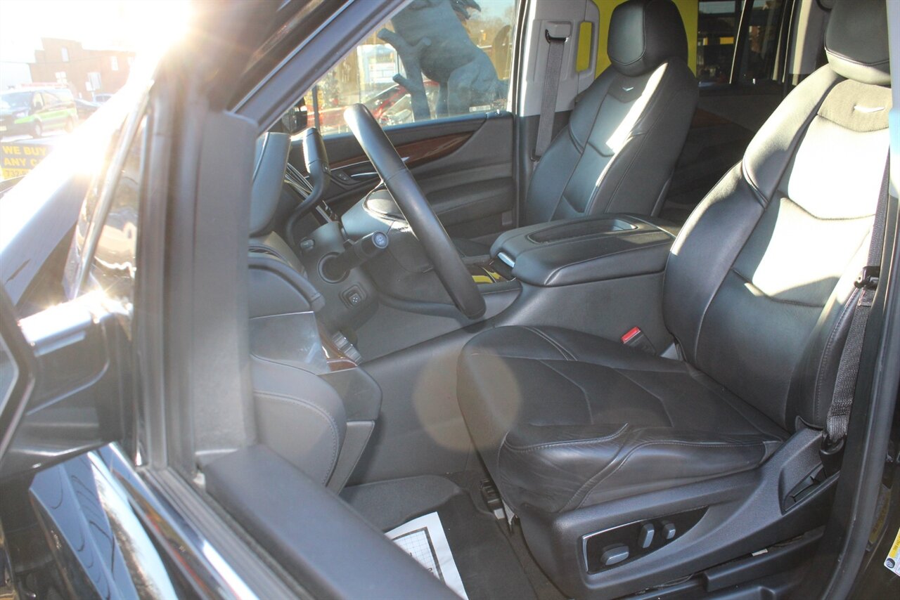 2019 Cadillac Escalade ESV Standard - Photo 13 - Red Bank, NJ 07701