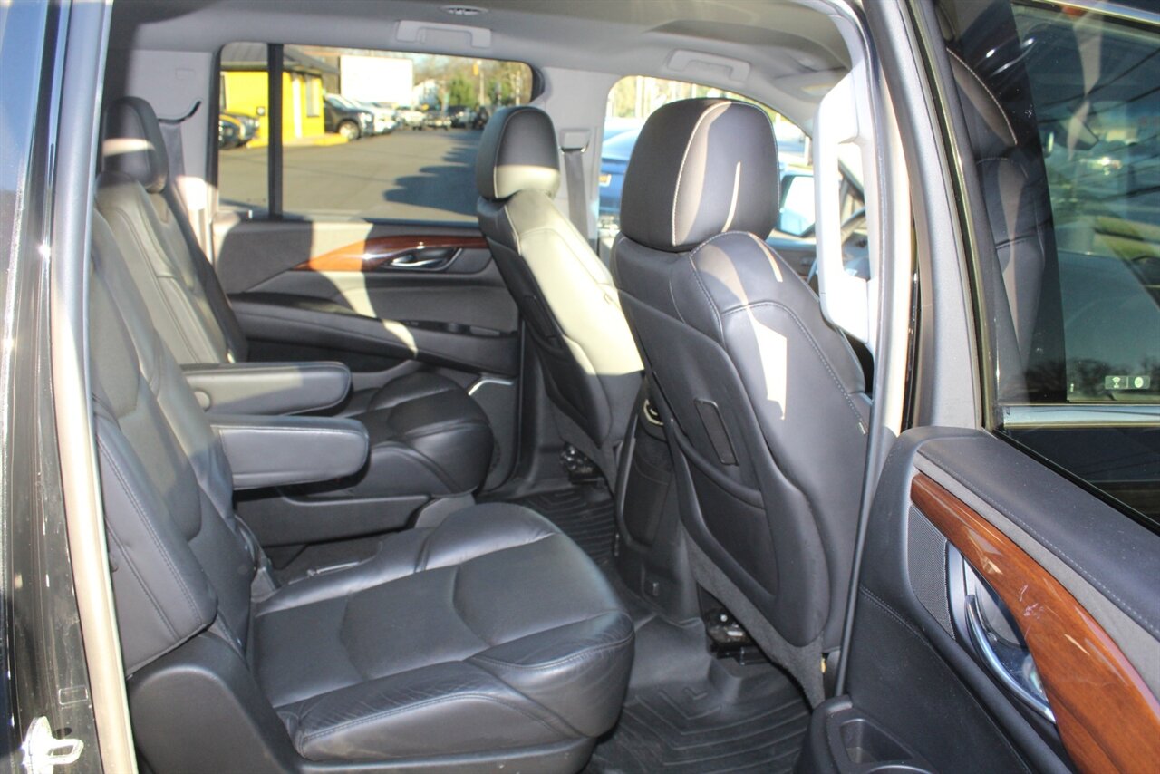 2019 Cadillac Escalade ESV Standard - Photo 16 - Red Bank, NJ 07701