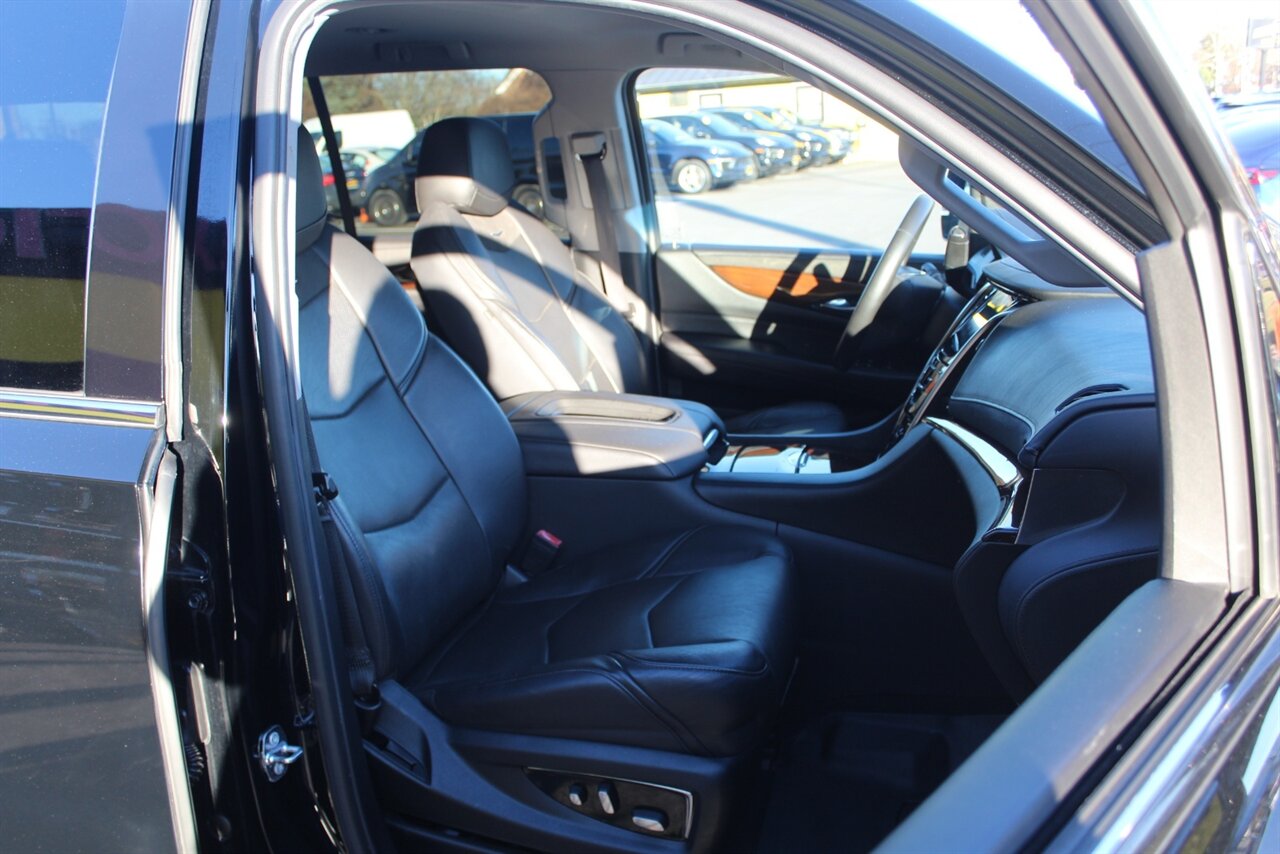 2019 Cadillac Escalade ESV Standard - Photo 15 - Red Bank, NJ 07701