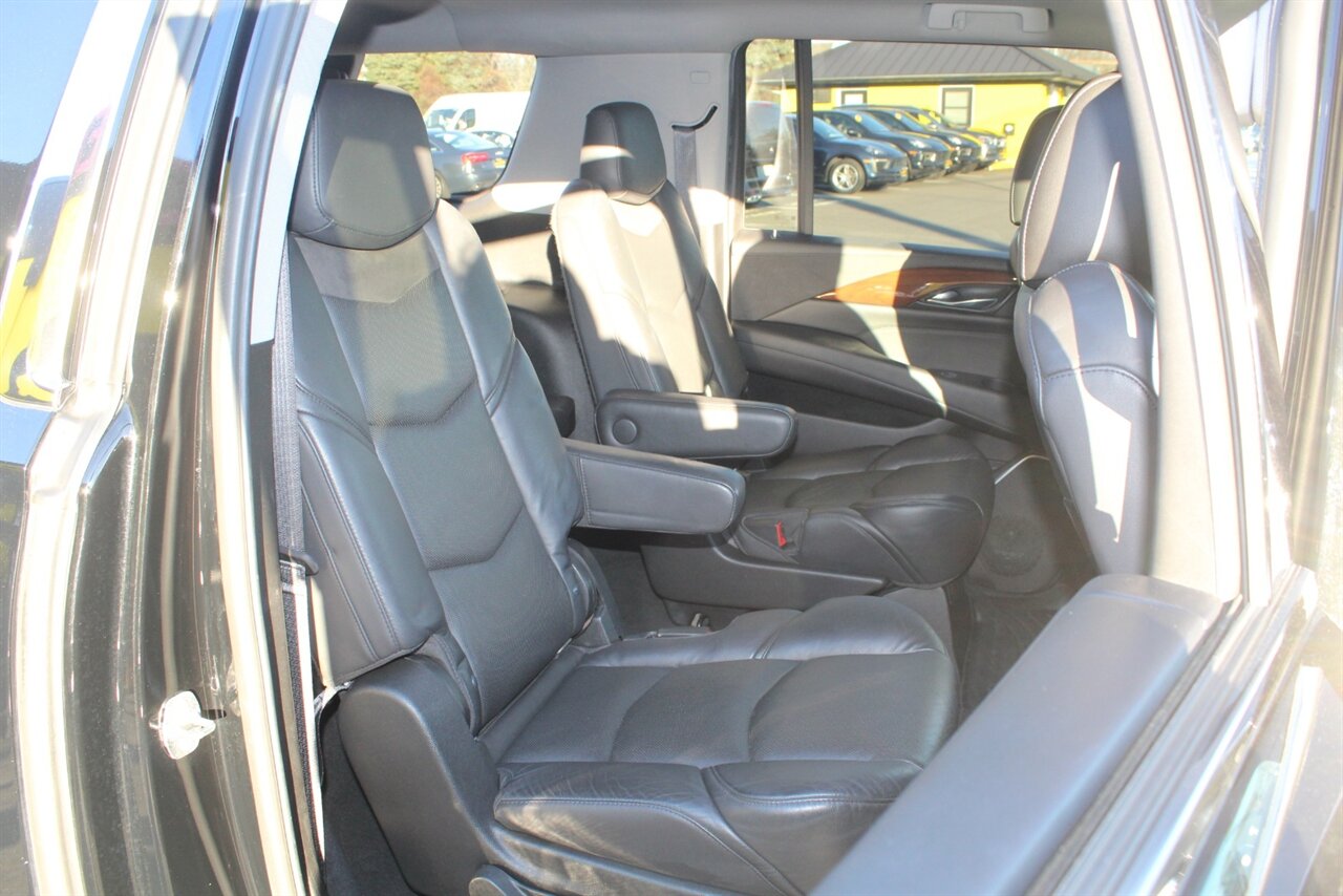 2019 Cadillac Escalade ESV Standard - Photo 17 - Red Bank, NJ 07701