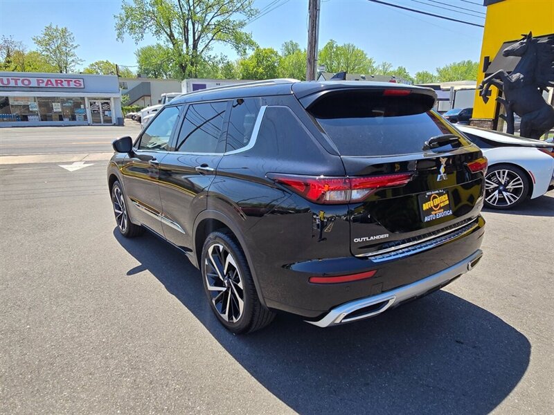 2022 Mitsubishi Outlander SEL  