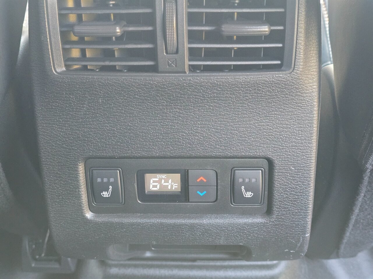 2022 Mitsubishi Outlander SEL - Photo 8 - Red Bank, NJ 07701