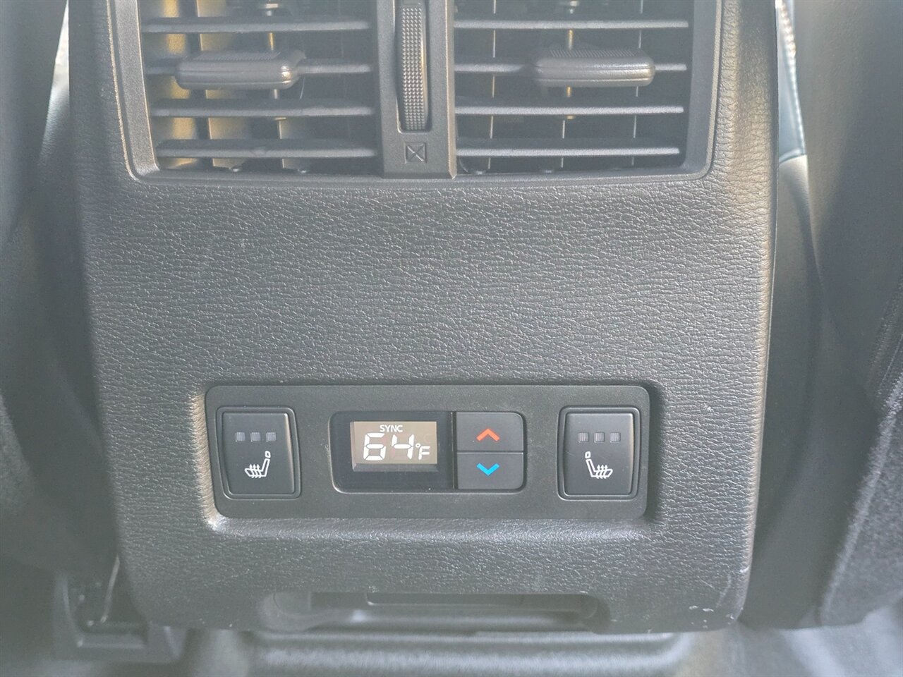 2022 Mitsubishi Outlander SEL - Photo 8 - Red Bank, NJ 07701