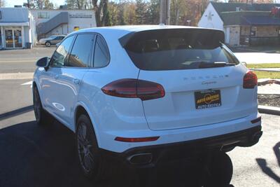 2018 Porsche Cayenne Platinum Edition   - Photo 2 - Red Bank, NJ 07701