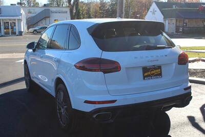 2018 Porsche Cayenne Platinum Edition   - Photo 2 - Red Bank, NJ 07701