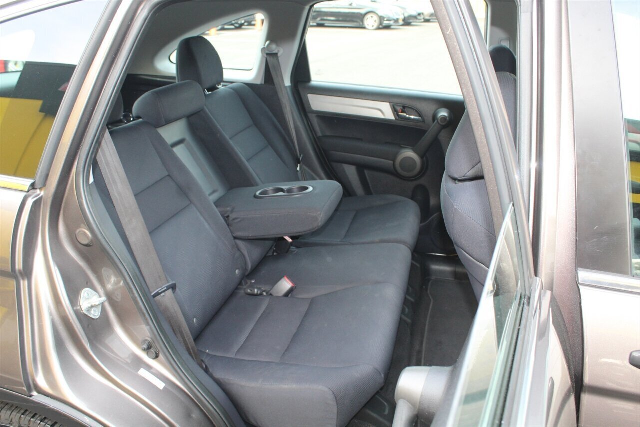 2010 Honda CR-V LX   - Photo 13 - Red Bank, NJ 07701