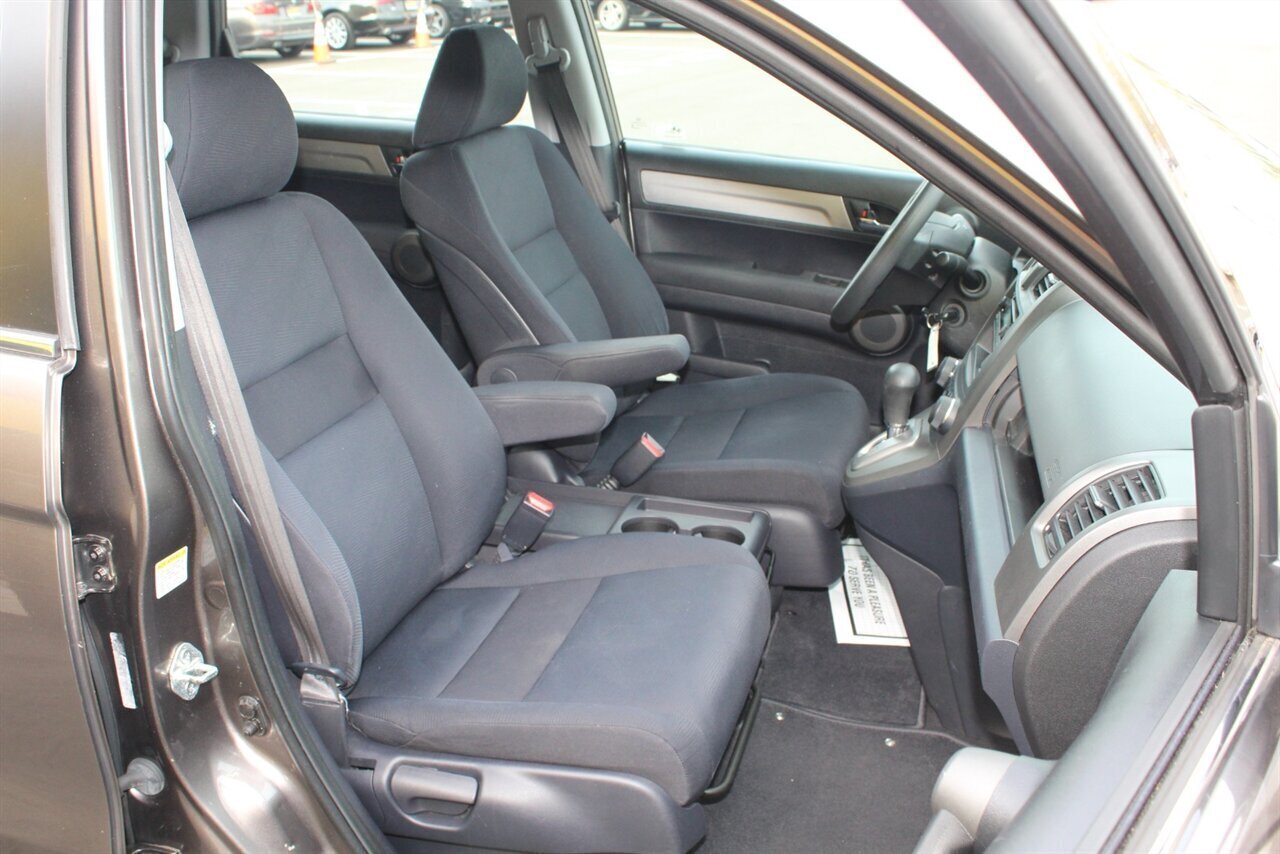2010 Honda CR-V LX   - Photo 11 - Red Bank, NJ 07701