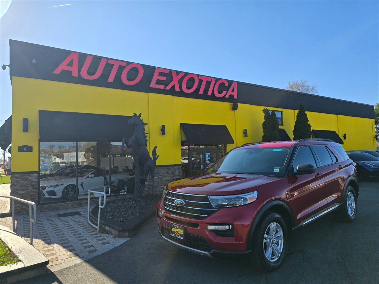 2023 Ford Explorer XLT   - Photo 1 - Red Bank, NJ 07701