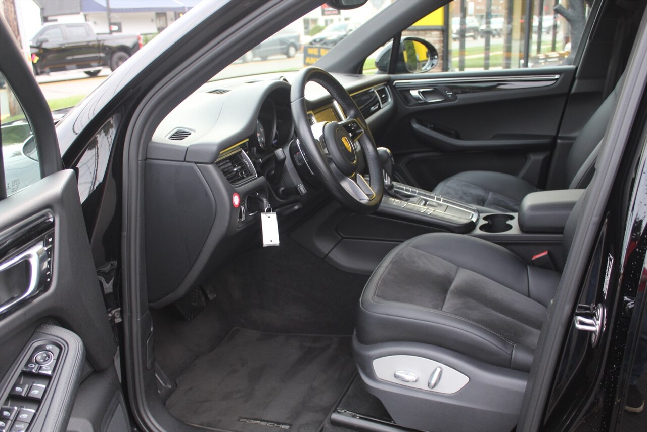 2016 Porsche Macan S photo 10
