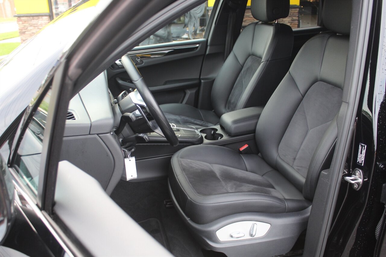 2016 Porsche Macan S photo 11