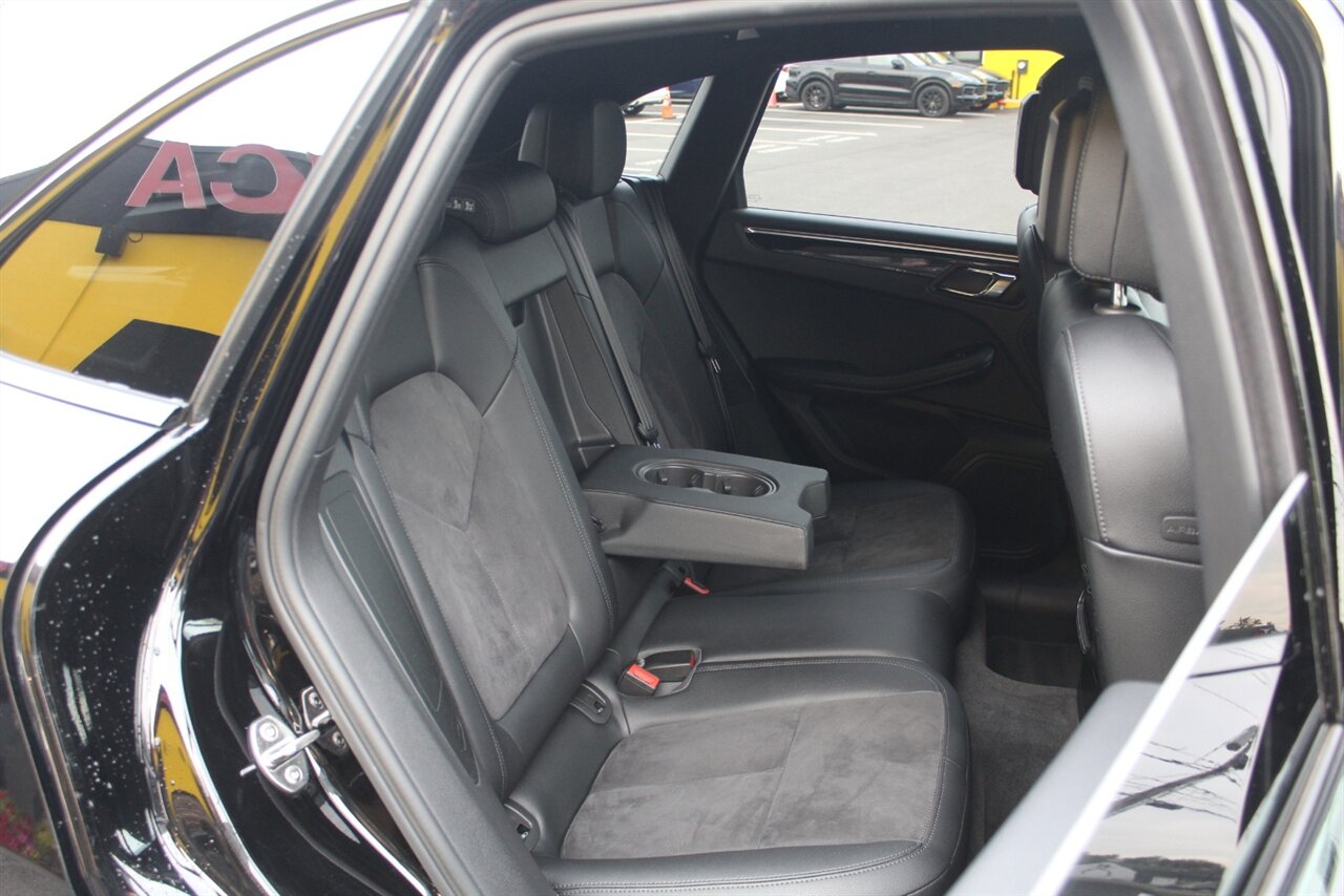 2016 Porsche Macan S photo 15
