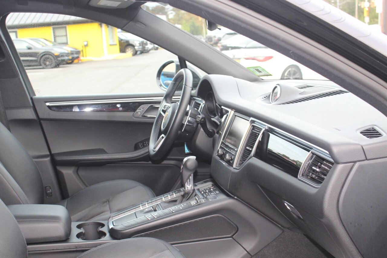 2016 Porsche Macan S photo 17