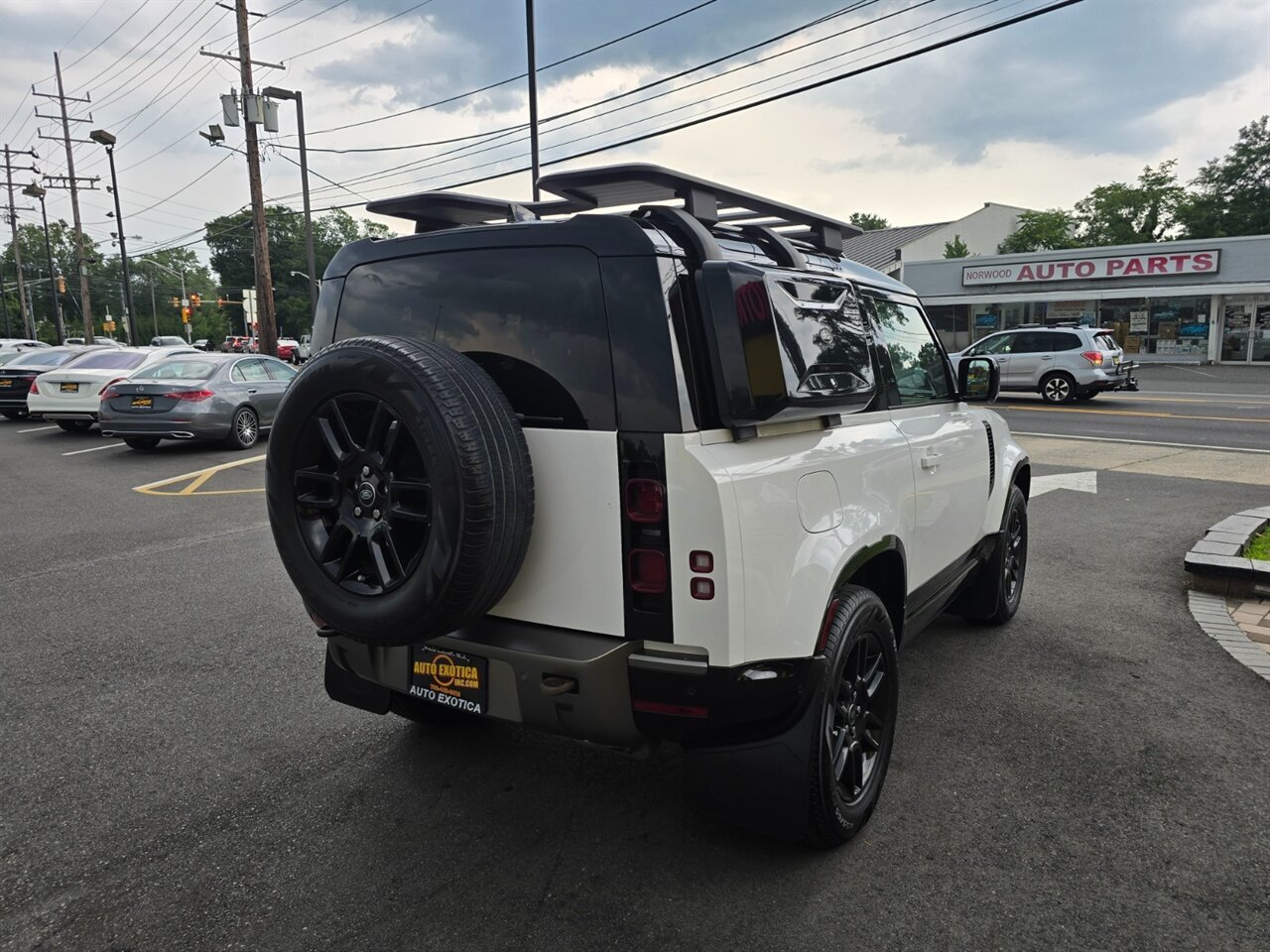 2024 Land Rover Defender 90 P400 X-Dynamic SE - Photo 3 - Red Bank, NJ 07701
