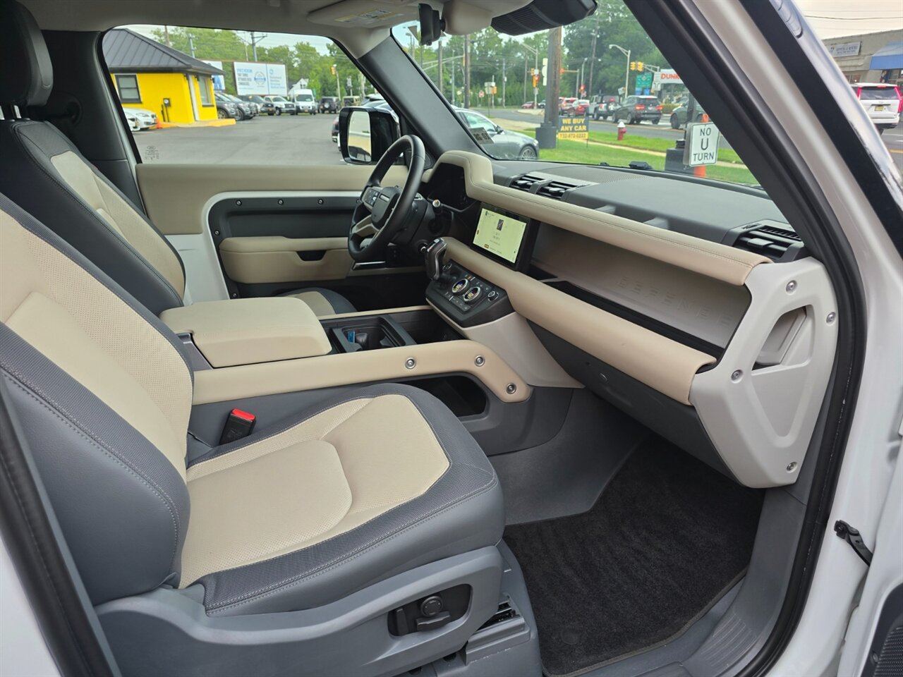 2024 Land Rover Defender 90 P400 X-Dynamic SE - Photo 13 - Red Bank, NJ 07701