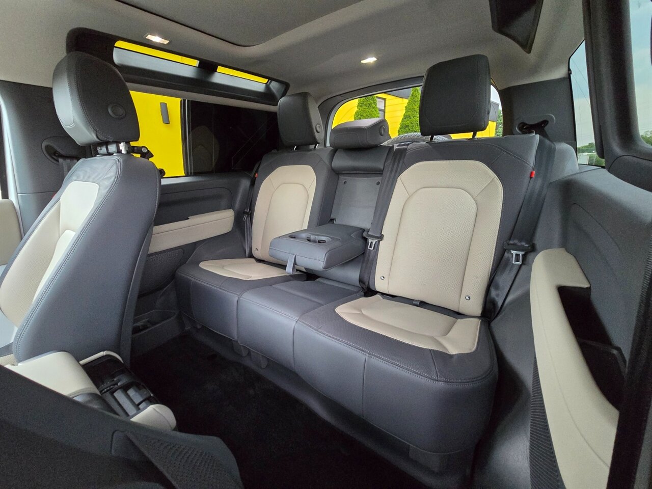 2024 Land Rover Defender 90 P400 X-Dynamic SE - Photo 15 - Red Bank, NJ 07701