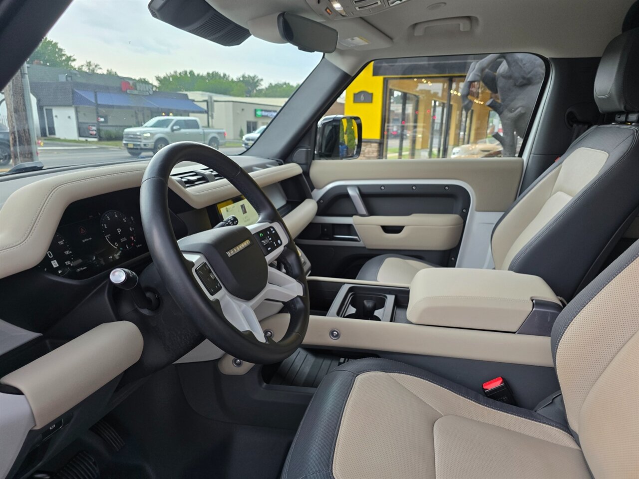2024 Land Rover Defender 90 P400 X-Dynamic SE - Photo 17 - Red Bank, NJ 07701