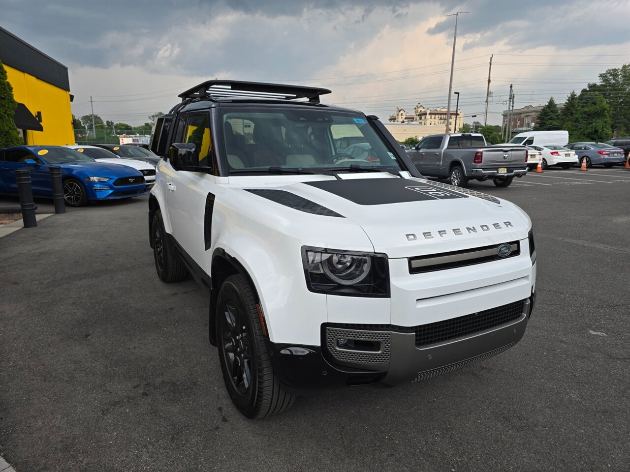 2024 Land Rover Defender 90 P400 X-Dynamic SE - Photo 4 - Red Bank, NJ 07701