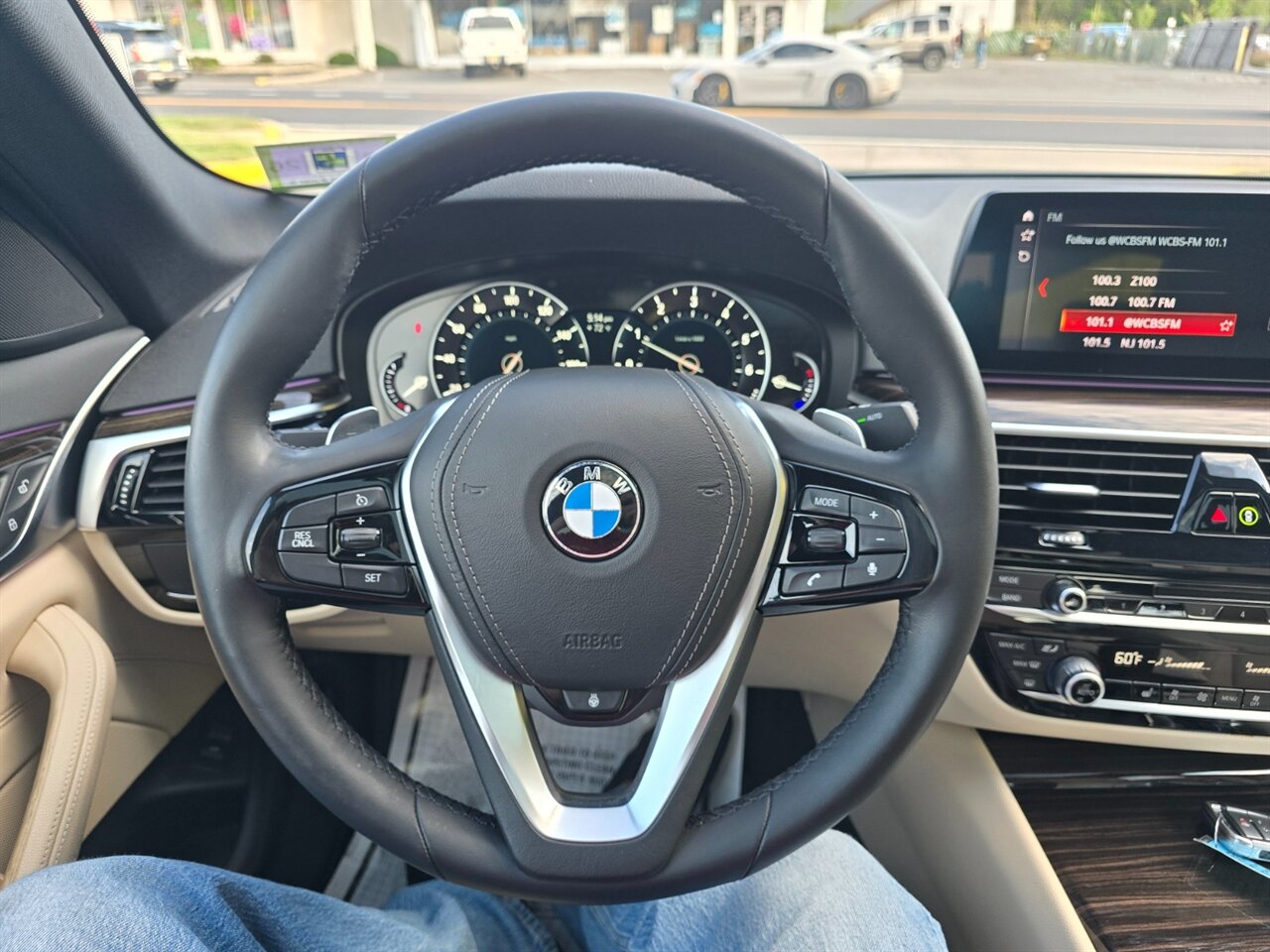 2019 BMW 530i xDrive - Photo 6 - Red Bank, NJ 07701