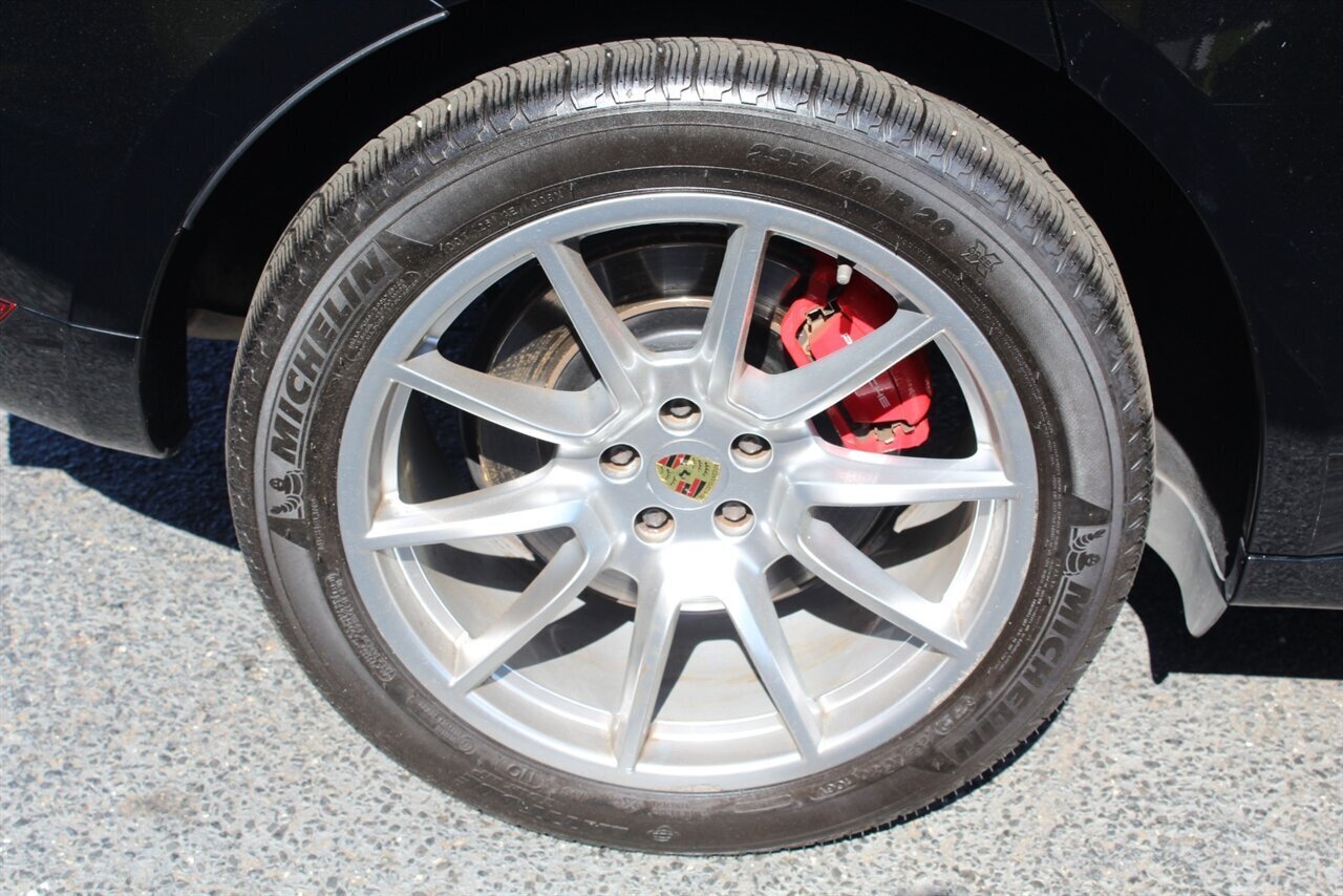 2016 Porsche Macan Turbo - Photo 25 - Red Bank, NJ 07701