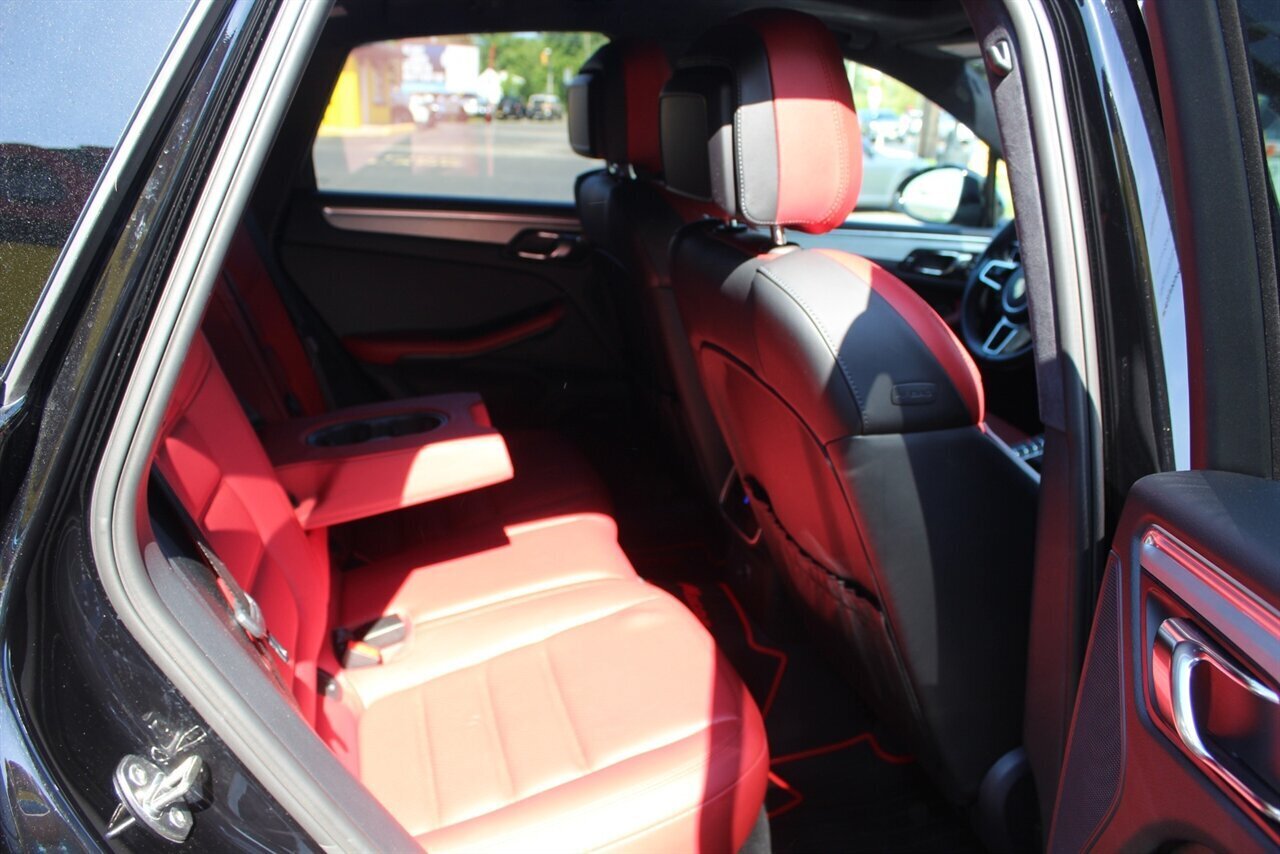 2016 Porsche Macan Turbo - Photo 15 - Red Bank, NJ 07701