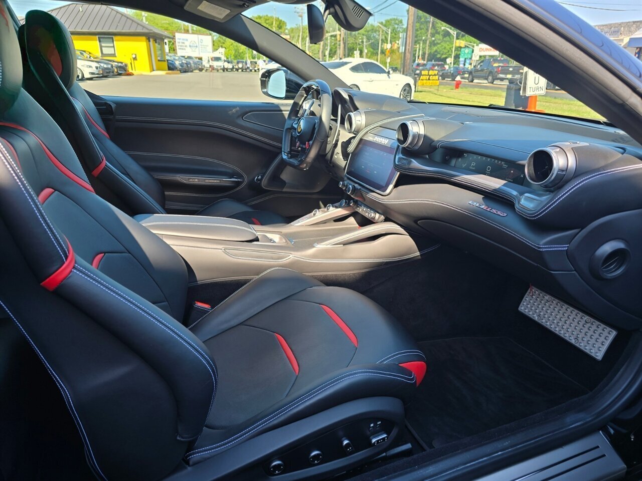 2017 Ferrari GTC4Lusso - Photo 23 - Red Bank, NJ 07701
