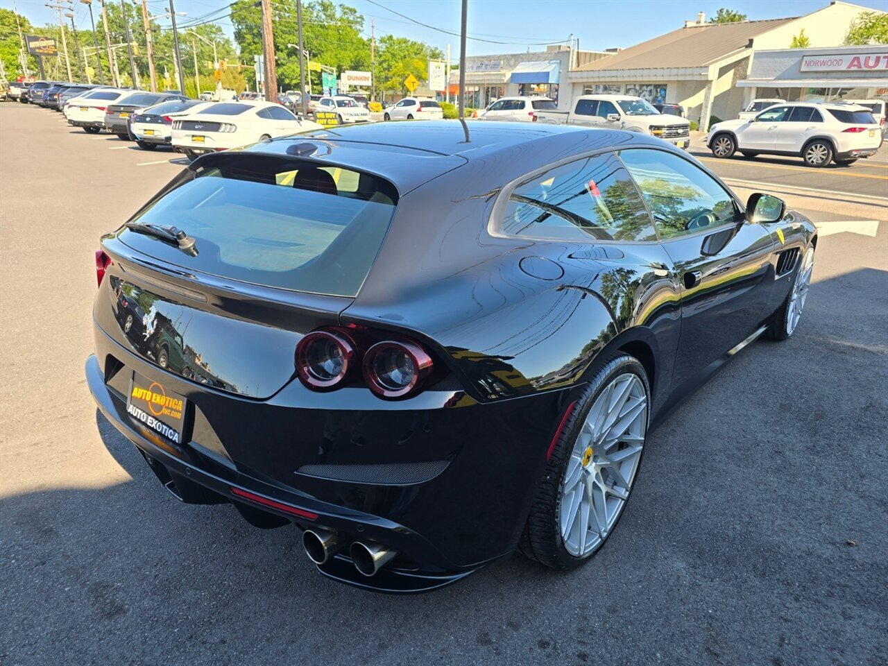 2017 Ferrari GTC4Lusso - Photo 7 - Red Bank, NJ 07701