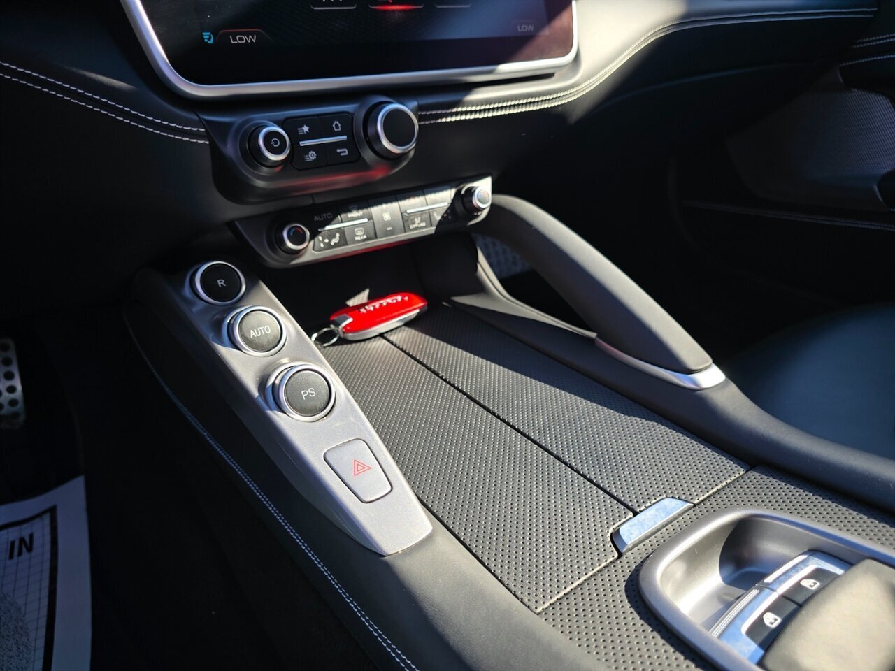 2017 Ferrari GTC4Lusso - Photo 13 - Red Bank, NJ 07701
