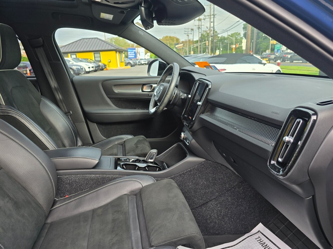 2020 Volvo XC40 T5 R-Design - Photo 17 - Red Bank, NJ 07701