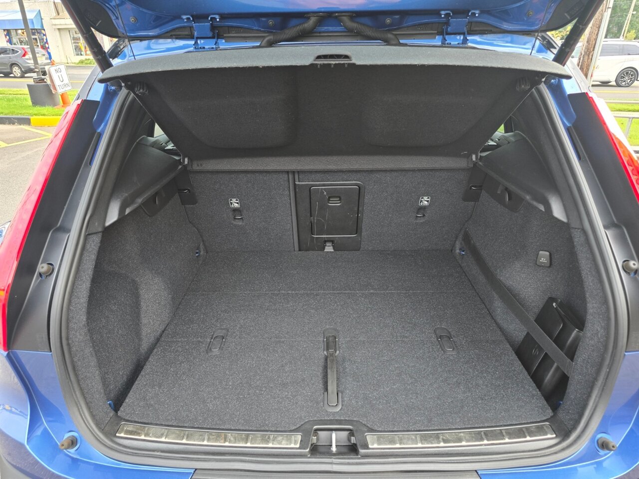 2020 Volvo XC40 T5 R-Design - Photo 19 - Red Bank, NJ 07701