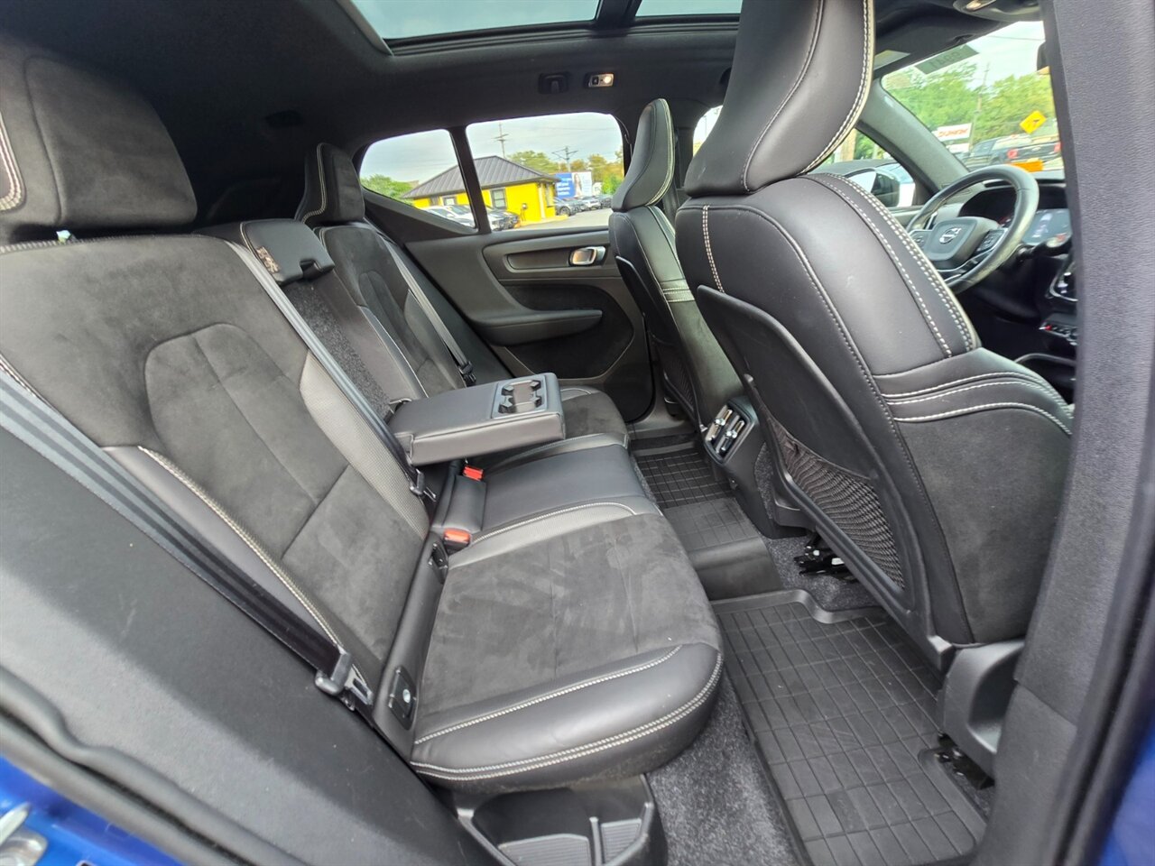 2020 Volvo XC40 T5 R-Design - Photo 15 - Red Bank, NJ 07701
