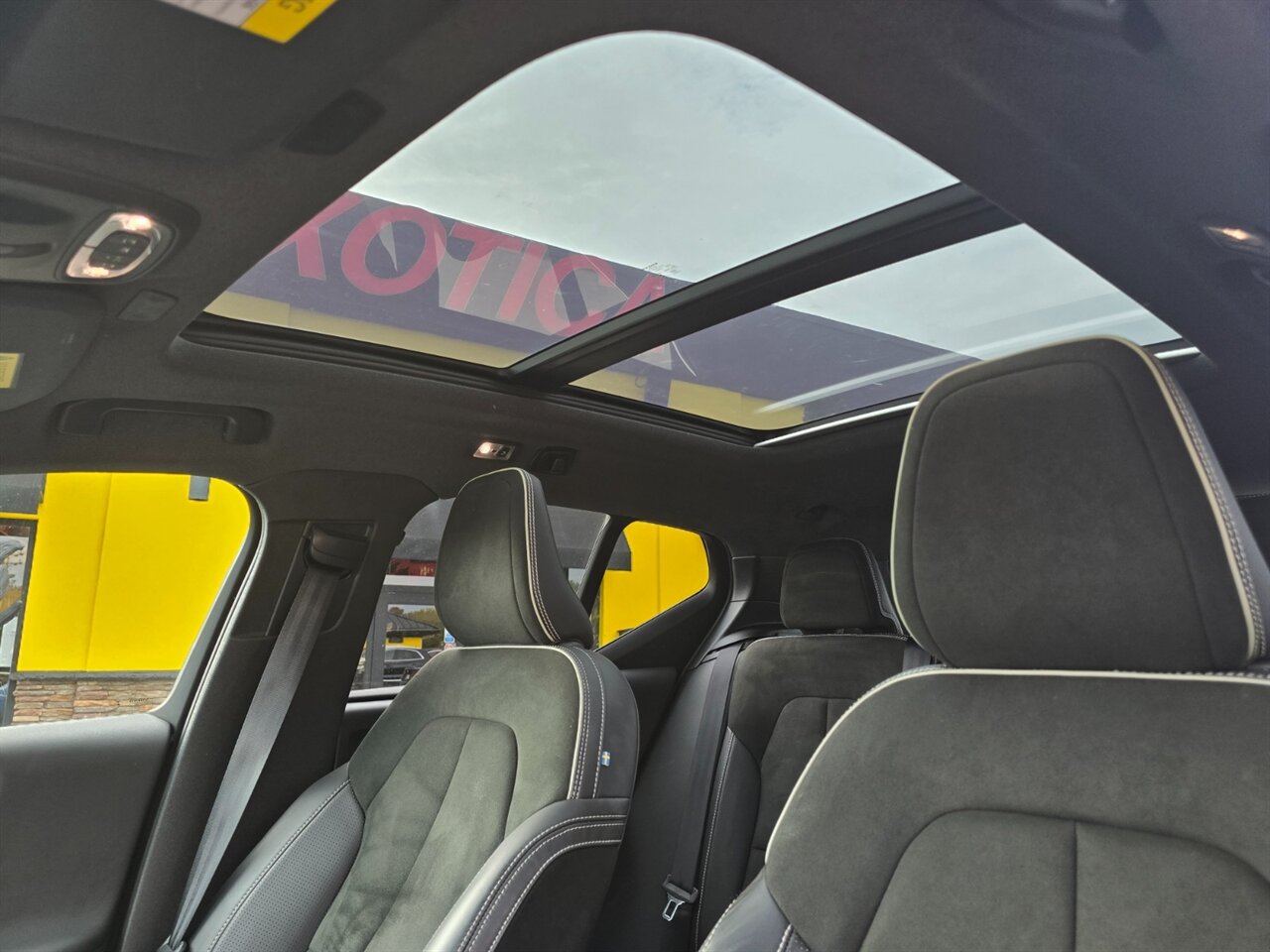 2020 Volvo XC40 T5 R-Design - Photo 18 - Red Bank, NJ 07701
