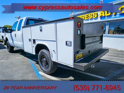 2015 Ford F-350 Super Duty 4X4 UTILITY BED  LOW MILES   - Photo 4 - Auburn, CA 95603