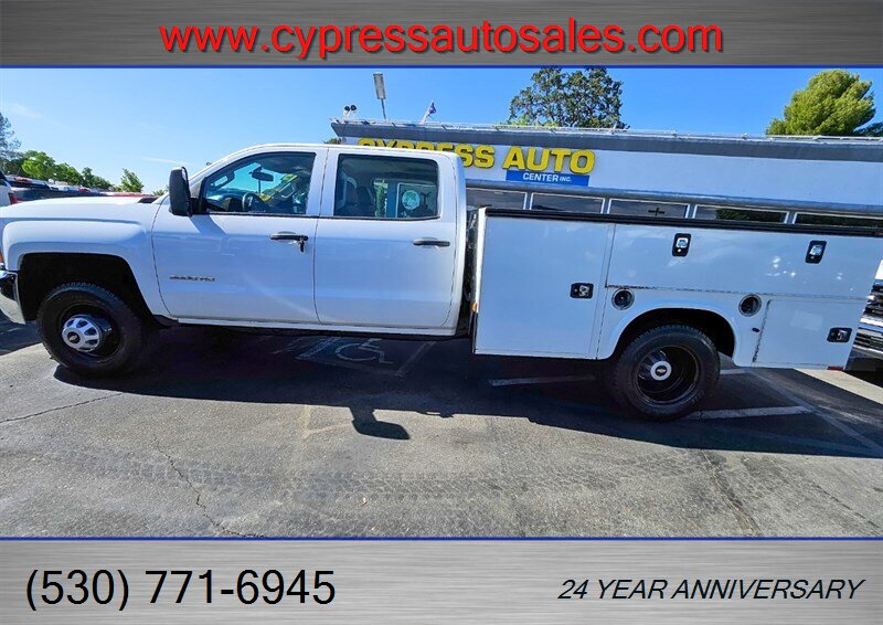 2015 Chevrolet Silverado 3500 CREW CAB UTILITY 4x4 LOW MILES  