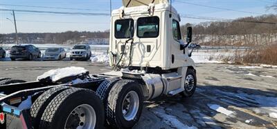 2017 Freightliner CASCADIA  CA125DC - Photo 11 - Wappingers Falls, NY 12590