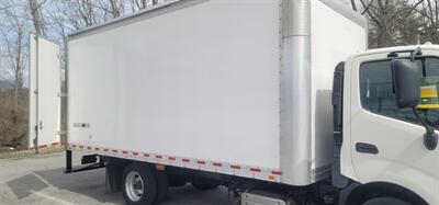 2017 HINO 195  18' BOX TRUCK - Photo 4 - Wappingers Falls, NY 12590