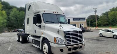 2018 Freightliner CASCADIA  72 " SLEEPER - Photo 3 - Wappingers Falls, NY 12590