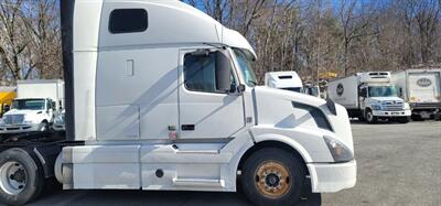 2018 Volvo VNL670  SLEEPER - Photo 5 - Wappingers Falls, NY 12590