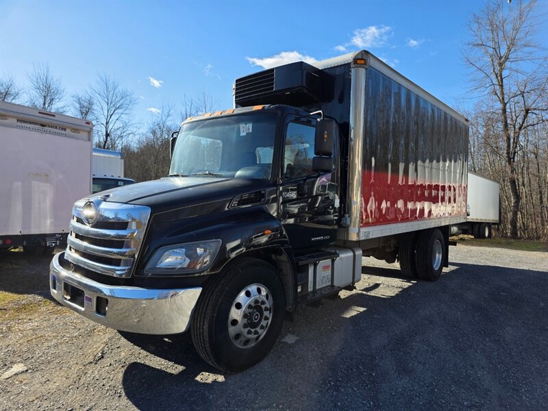 2015 HINO 268A 18' REEFER  