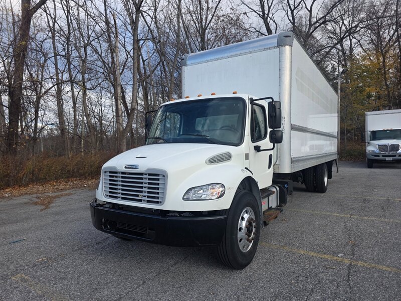 2020 Freightliner M2 26' BOX TRUCK  